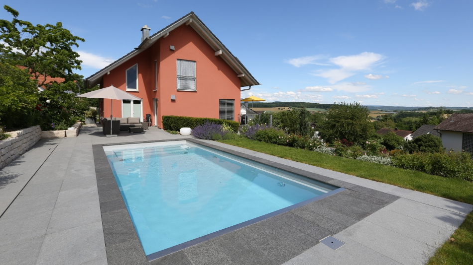 Pool mit Aussicht in Huttingen